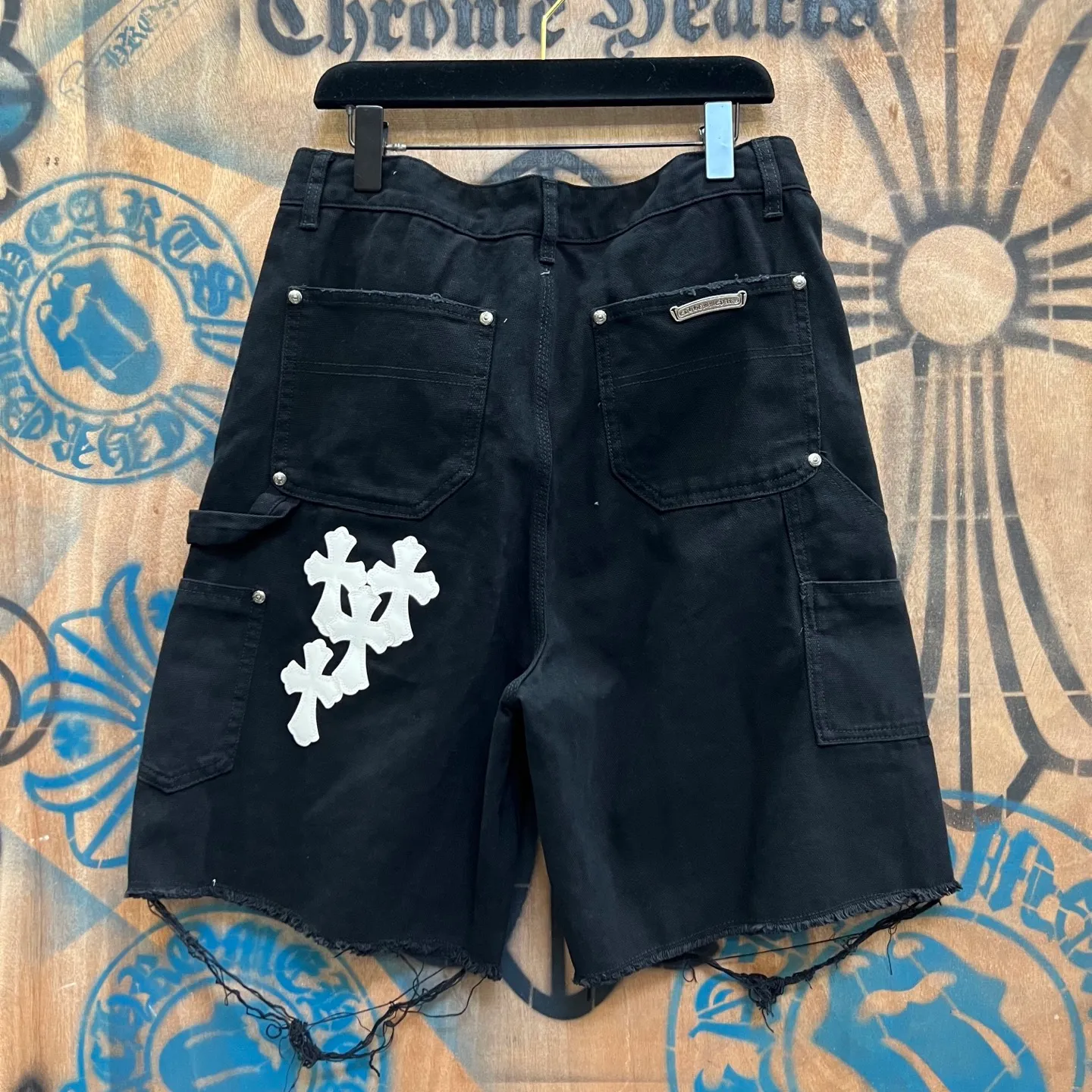 P520 chrome hearts limited series new city limited jeans Chrome Hearts city limited denim shorts vintage levis American made 501 505 517 base version remake Levis American made 501 base version imported sheepskin 925 silver remake Customers provide waist and pants length or height and weight. The studio will select the most suitable base version for you to remake. There are many people doing remakes in the market. Don’t belittle or comment. The difference is visible to the naked eye. See and compare for yourself #CHROME HEARTS Unisex style